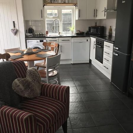 Herb Garden Bungalow Villa Nazeing Esterno foto